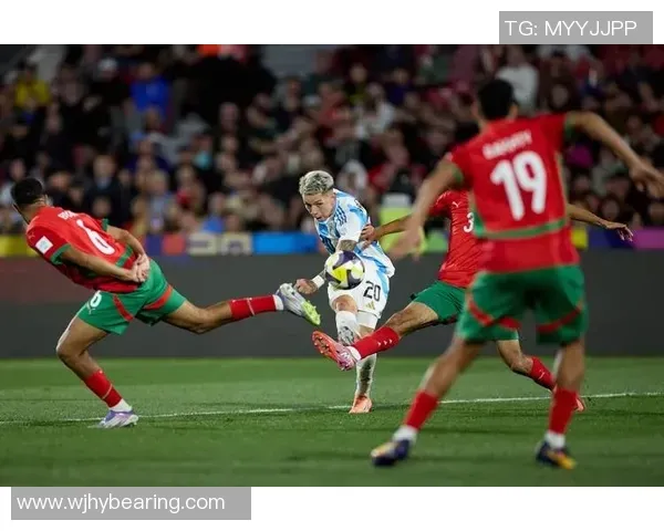 懂球帝海报：十载白巷，东方之光