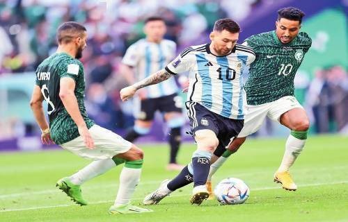 胡金秋16+6 北京单节7分遭广厦双杀